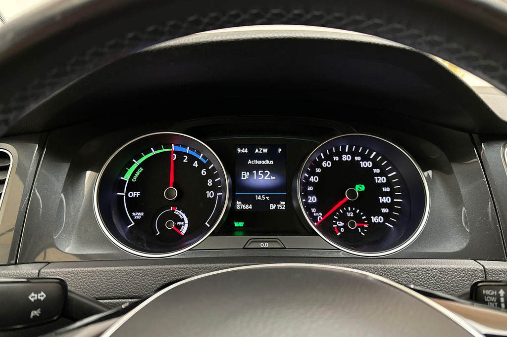 Volkswagen e-Golf (H482JD) met abonnement