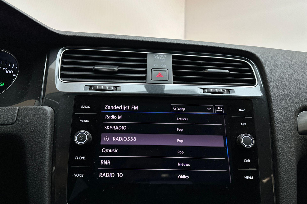 Volkswagen e-Golf (H482JD) met abonnement