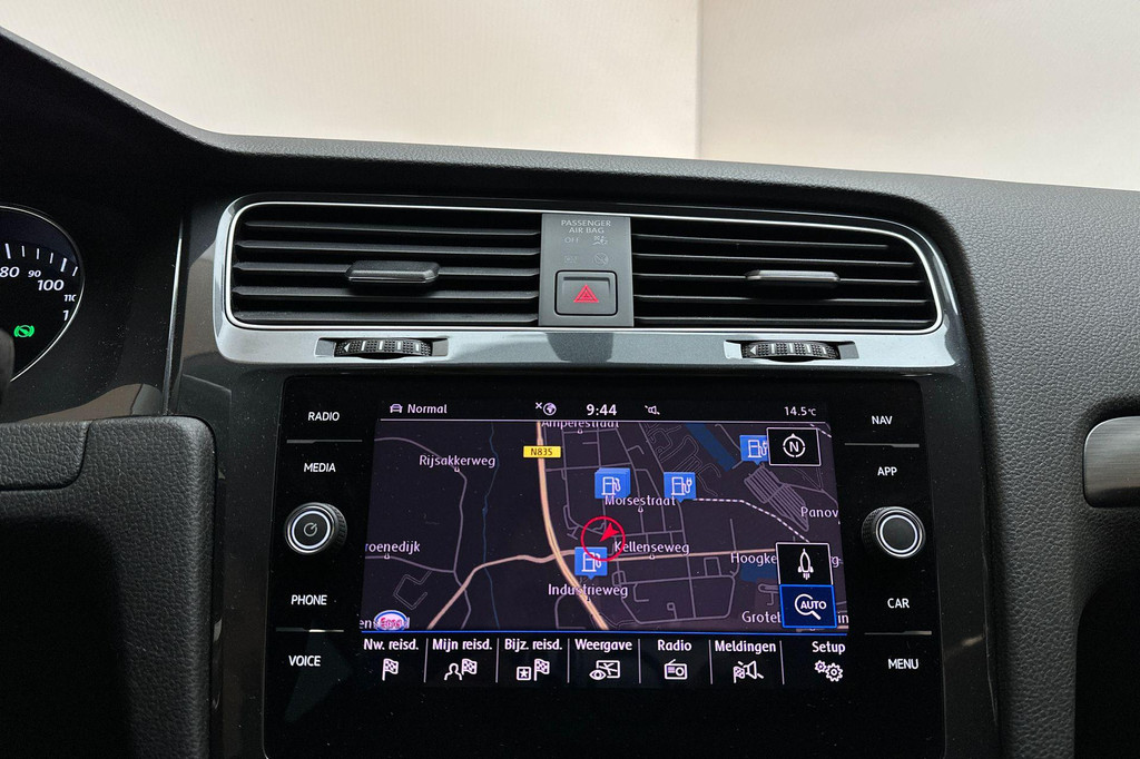 Volkswagen e-Golf (H482JD) met abonnement