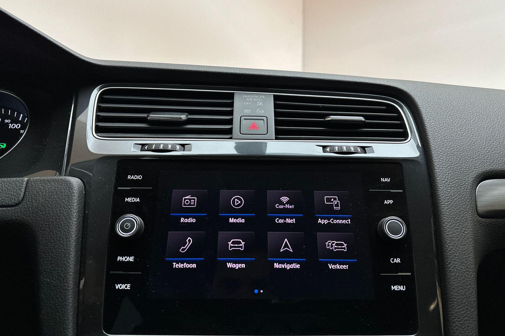 Volkswagen e-Golf (H482JD) met abonnement