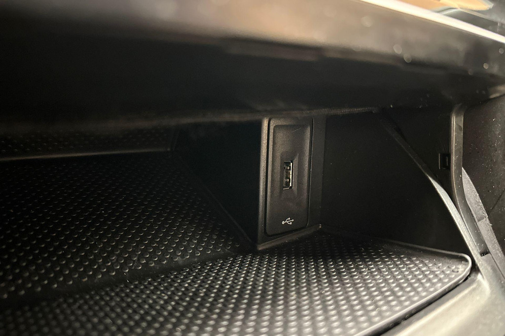 Volkswagen e-Golf (H482JD) met abonnement