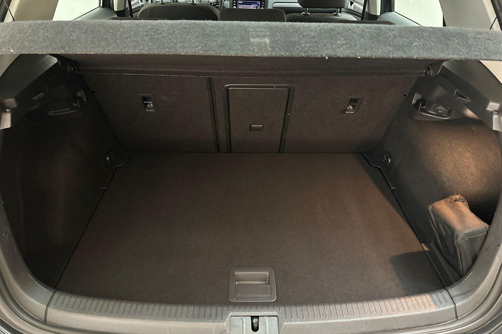 Volkswagen e-Golf (H482JD) met abonnement