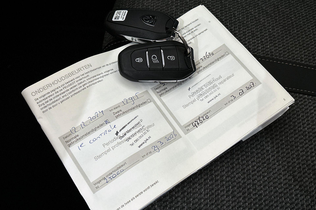 Peugeot e-208 (Z052GJ) met abonnement