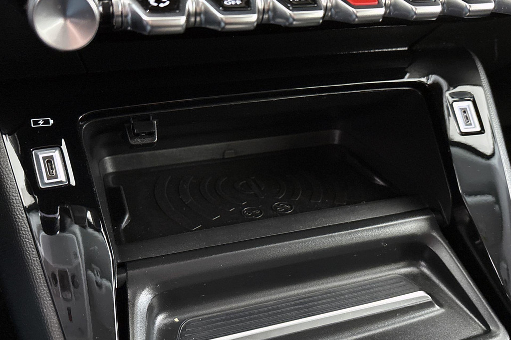 Peugeot e-208 (Z052GJ) met abonnement