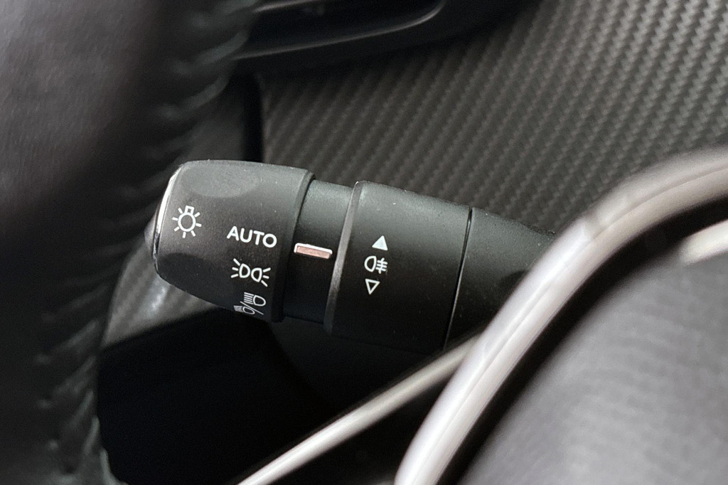 Peugeot e-208 (Z052GJ) met abonnement