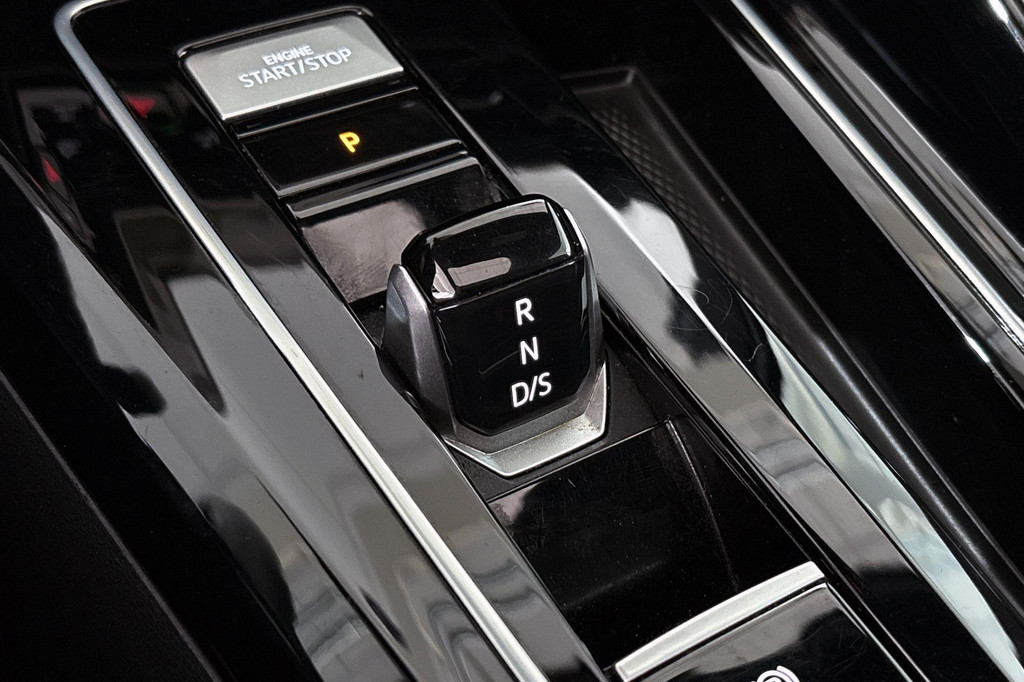 Volkswagen Golf (T704FX) met abonnement