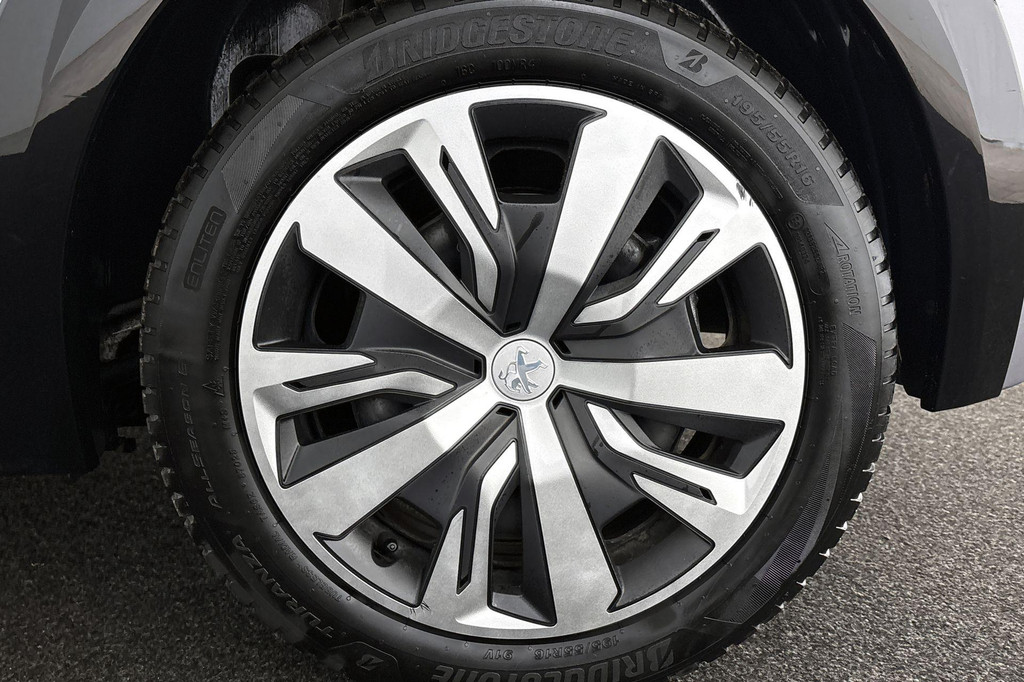 Peugeot e-208 (X252JZ) met abonnement