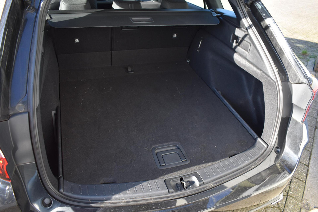 Toyota Corolla Touring Sports (X651VV) met abonnement