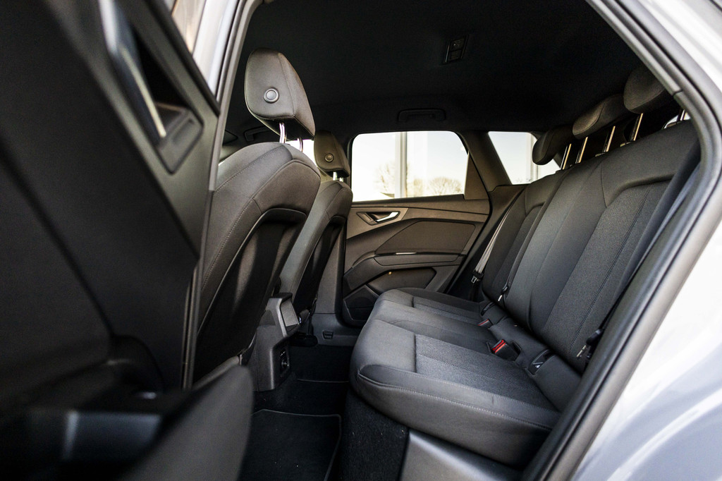 Audi Q4 e-tron (JZV17V) met abonnement