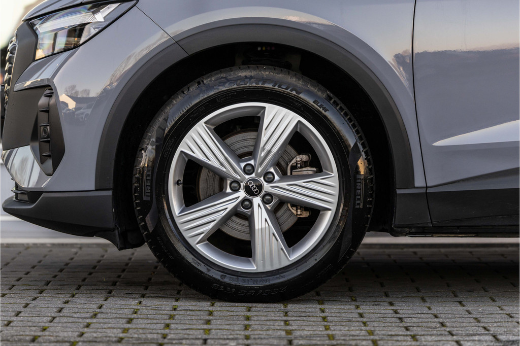 Audi Q4 e-tron (JZV17V) met abonnement