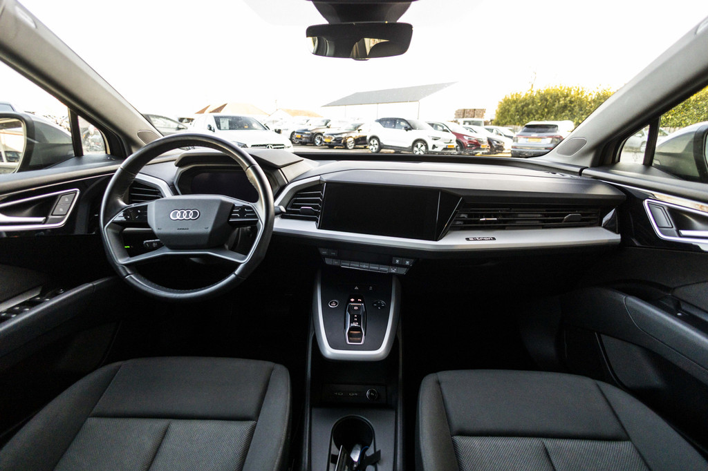 Audi Q4 e-tron (JZV17V) met abonnement