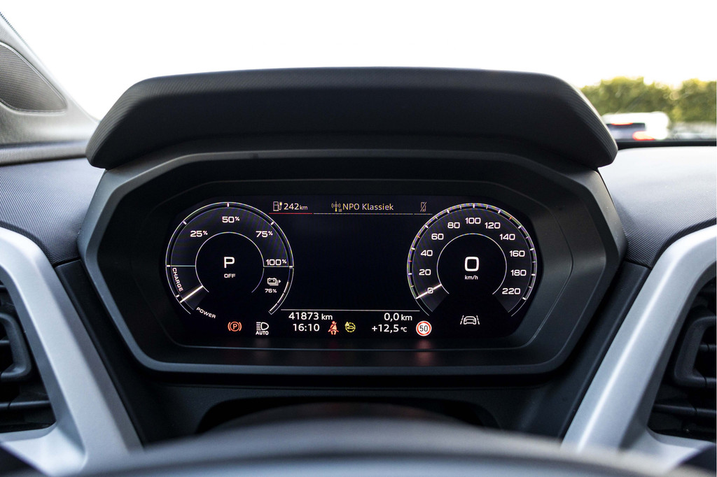 Audi Q4 e-tron (JZV17V) met abonnement