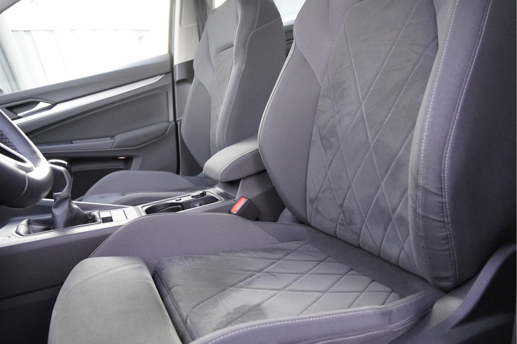 Volkswagen Golf (J230PL) met abonnement