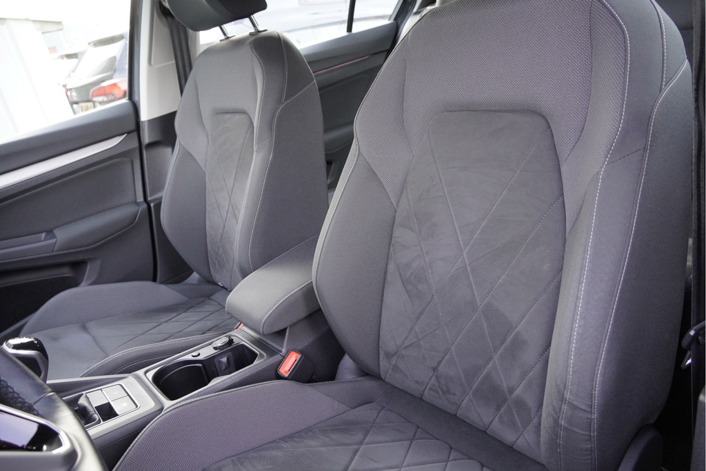 Volkswagen Golf (J230PL) met abonnement