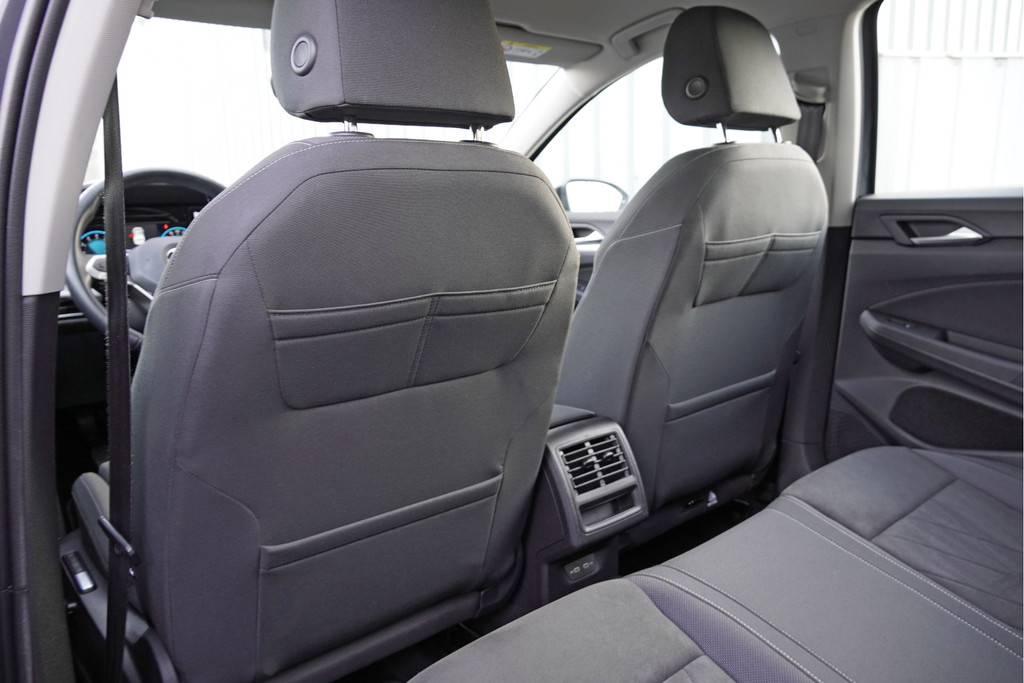 Volkswagen Golf (J230PL) met abonnement