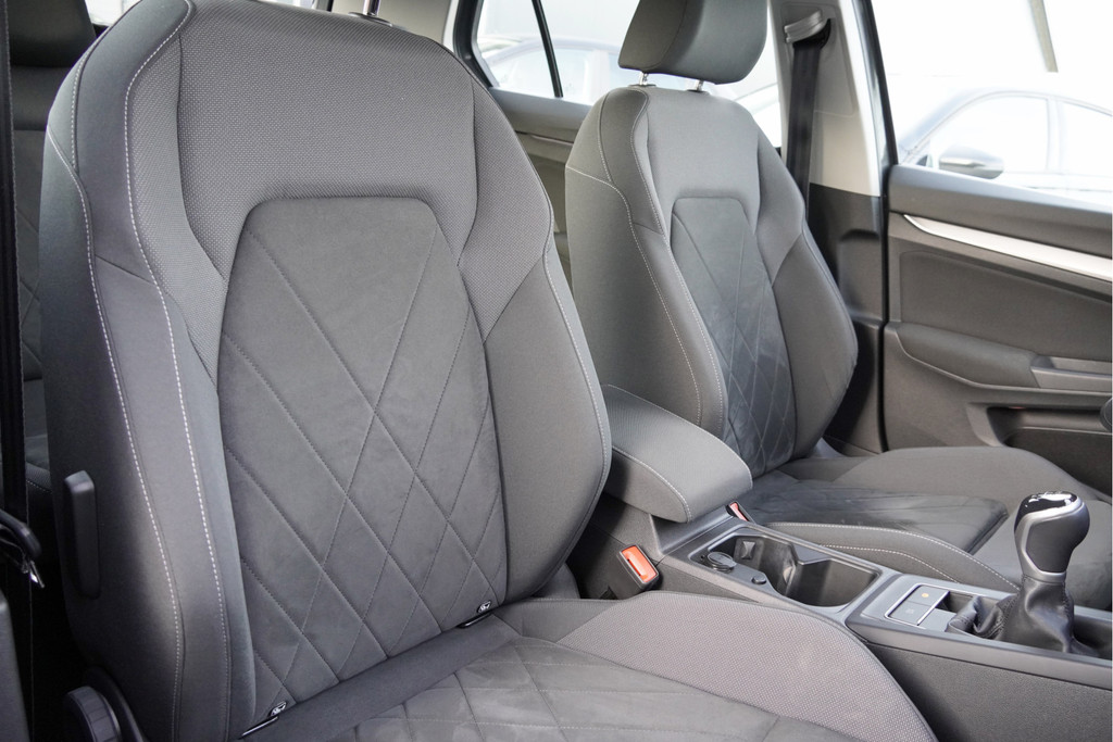 Volkswagen Golf (J230PL) met abonnement