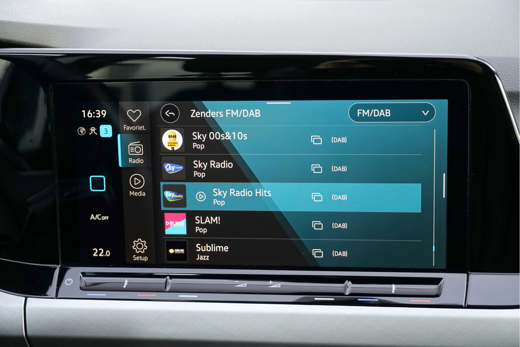 Volkswagen Golf (J230PL) met abonnement