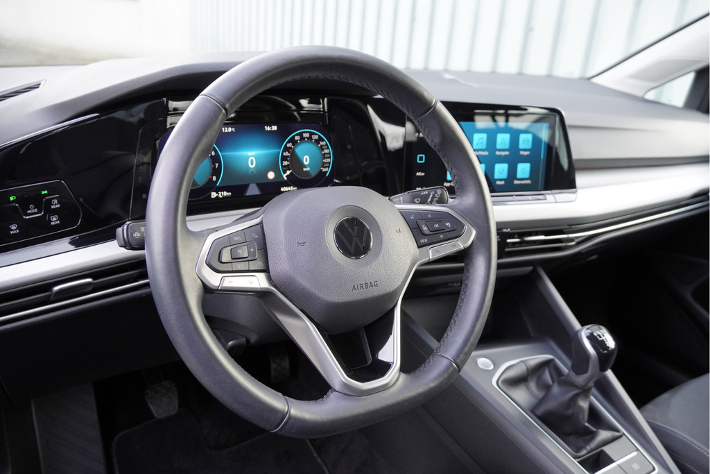 Volkswagen Golf (J230PL) met abonnement