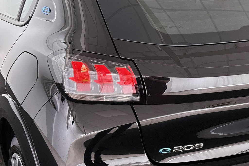 Peugeot e-208 (T452ZS) met abonnement