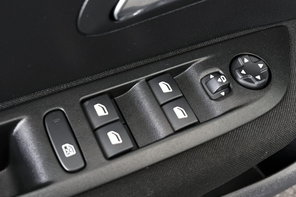 Peugeot e-208 (T452ZS) met abonnement