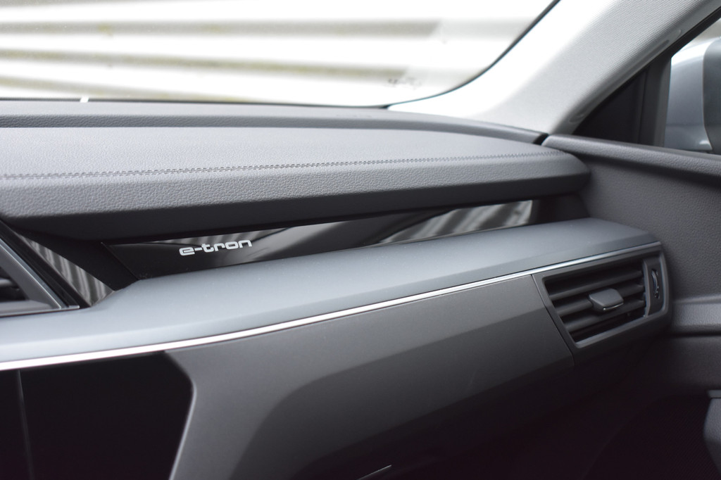 Audi e-tron (K340HT) met abonnement