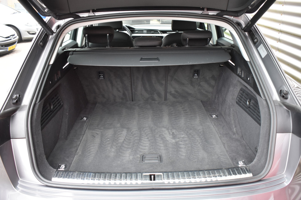 Audi e-tron (K340HT) met abonnement