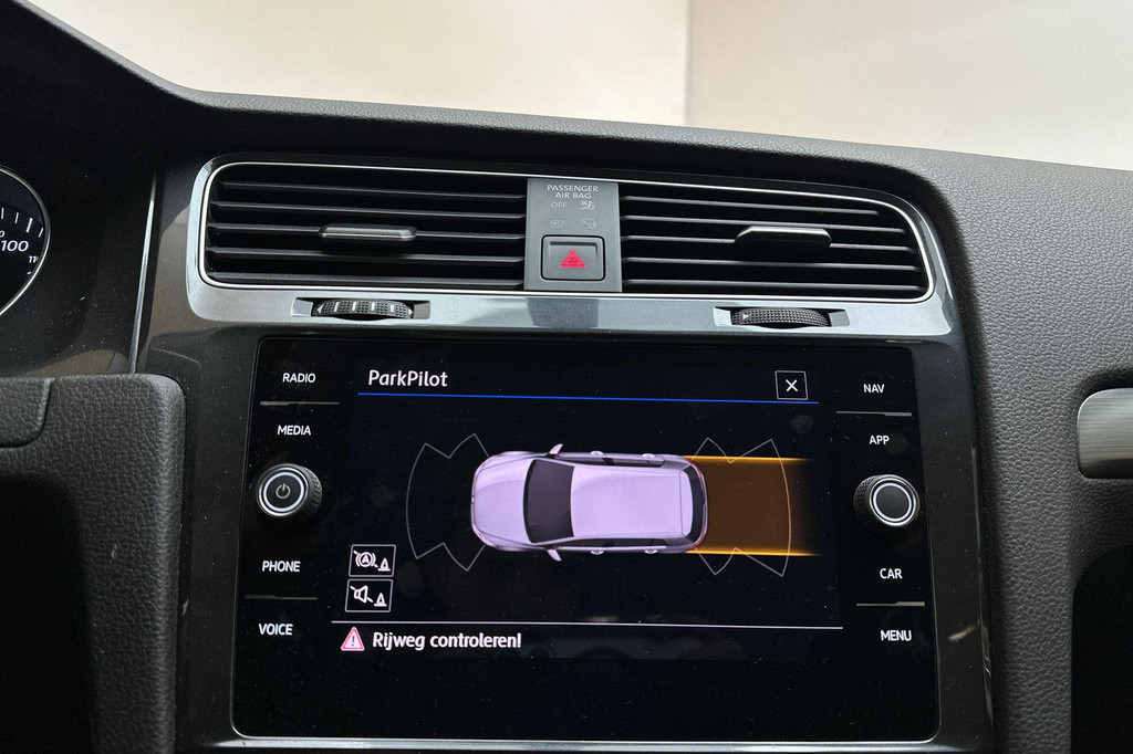 Volkswagen e-Golf (H382FL) met abonnement