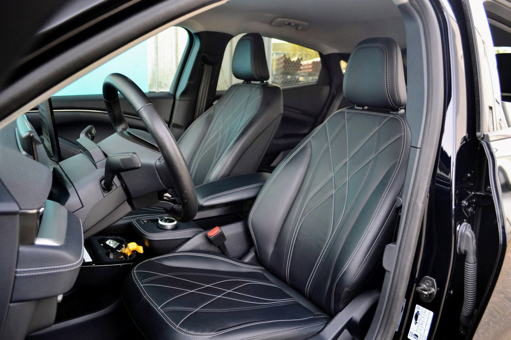 Ford Mustang Mach-E (L118NX) met abonnement