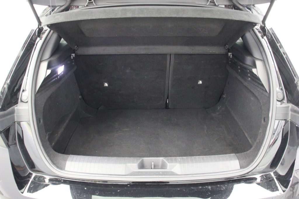 Opel Astra (S810RZ) met abonnement