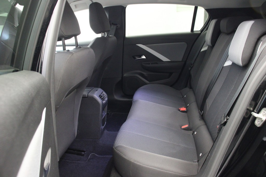 Opel Astra (S810RZ) met abonnement