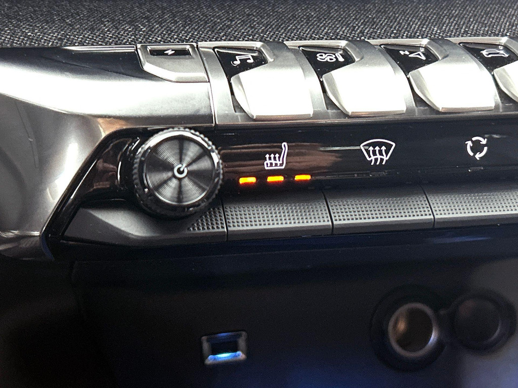 Peugeot 3008 (KBD86V) met abonnement