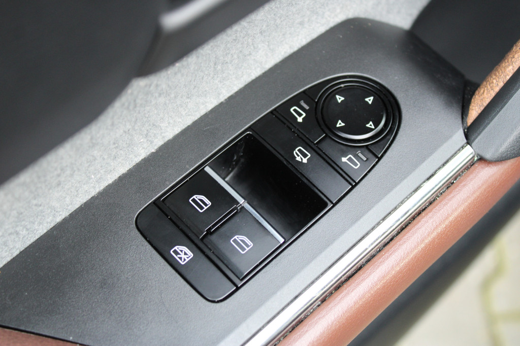 Mazda MX-30 (J464SX) met abonnement