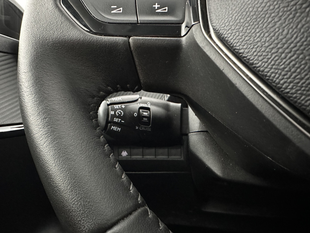 Peugeot e-208 (X480VL) met abonnement