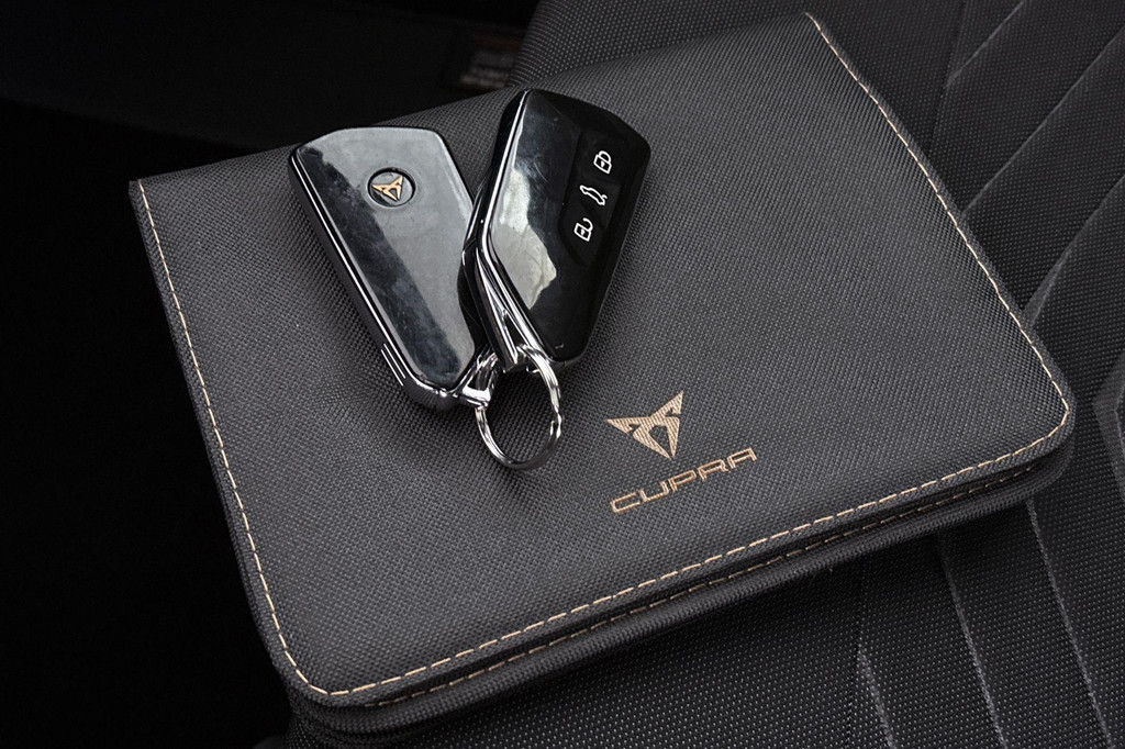 CUPRA Born (KBF49V) met abonnement