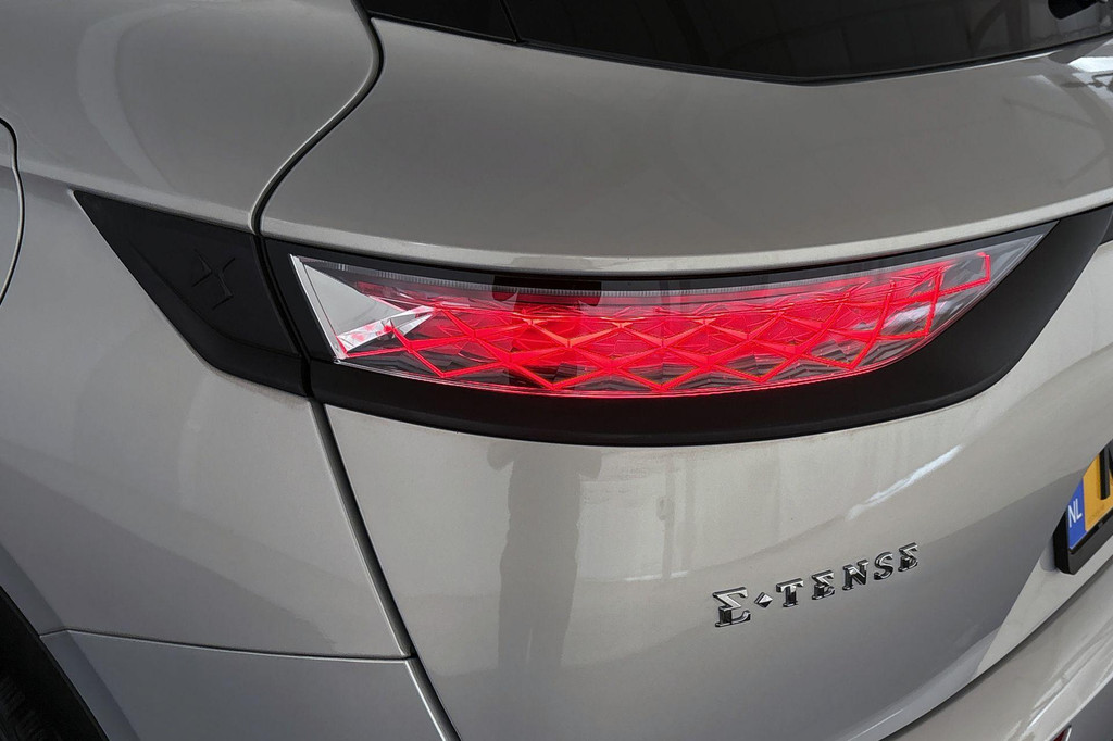 DS 7 Crossback (N478ZT) met abonnement