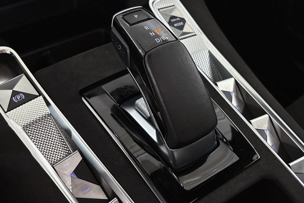 DS 7 Crossback (N478ZT) met abonnement