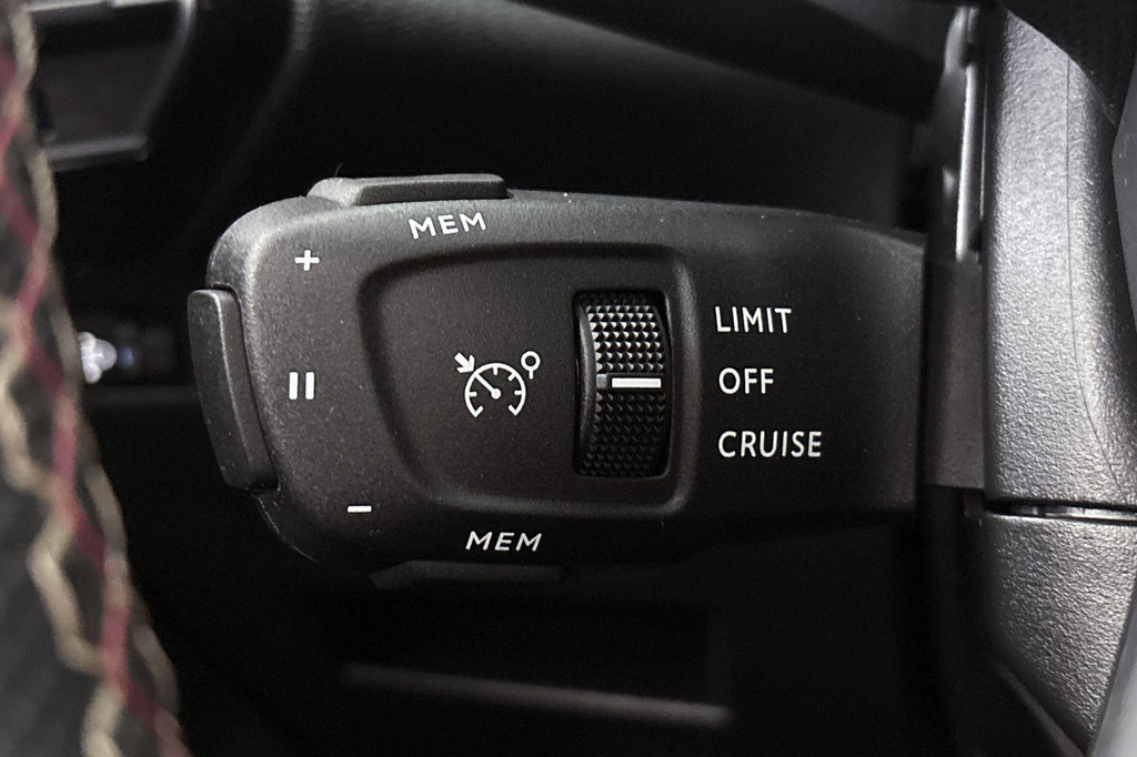 DS 7 Crossback (N478ZT) met abonnement