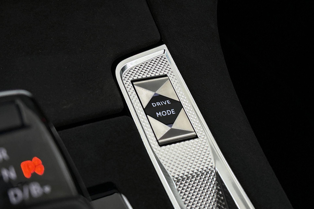 DS 7 Crossback (N478ZT) met abonnement