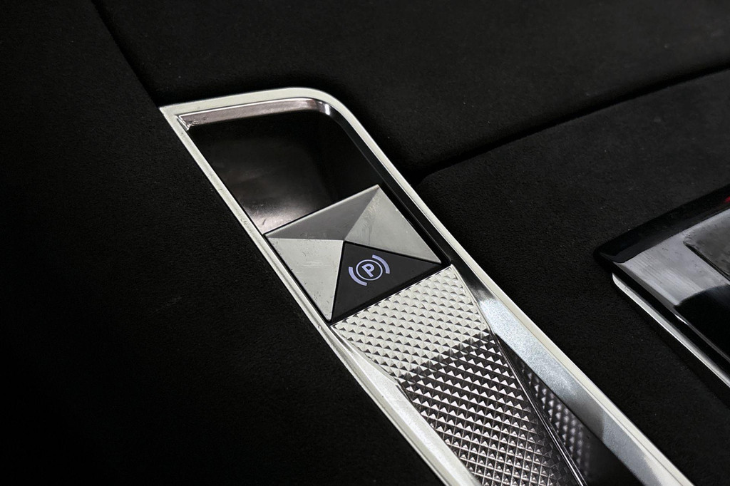 DS 7 Crossback (N478ZT) met abonnement