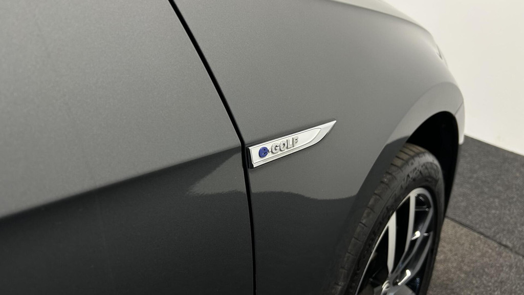 Volkswagen e-Golf (J832JZ) met abonnement