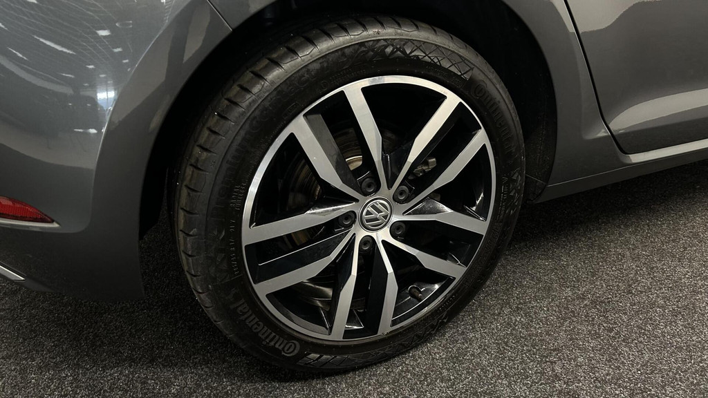 Volkswagen e-Golf (J832JZ) met abonnement