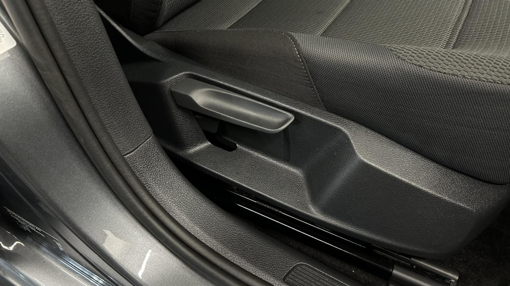 Volkswagen e-Golf (J832JZ) met abonnement