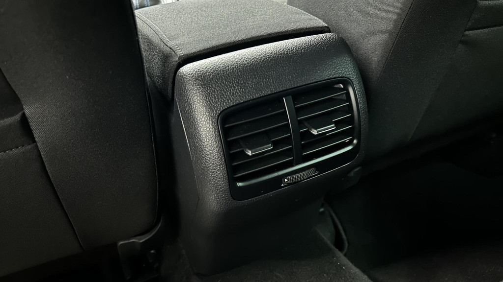 Volkswagen e-Golf (J832JZ) met abonnement