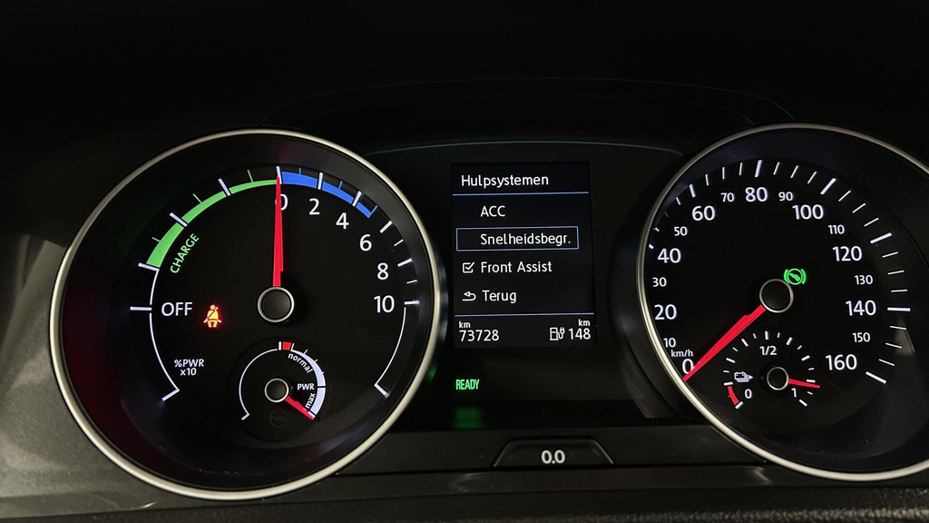 Volkswagen e-Golf (J832JZ) met abonnement