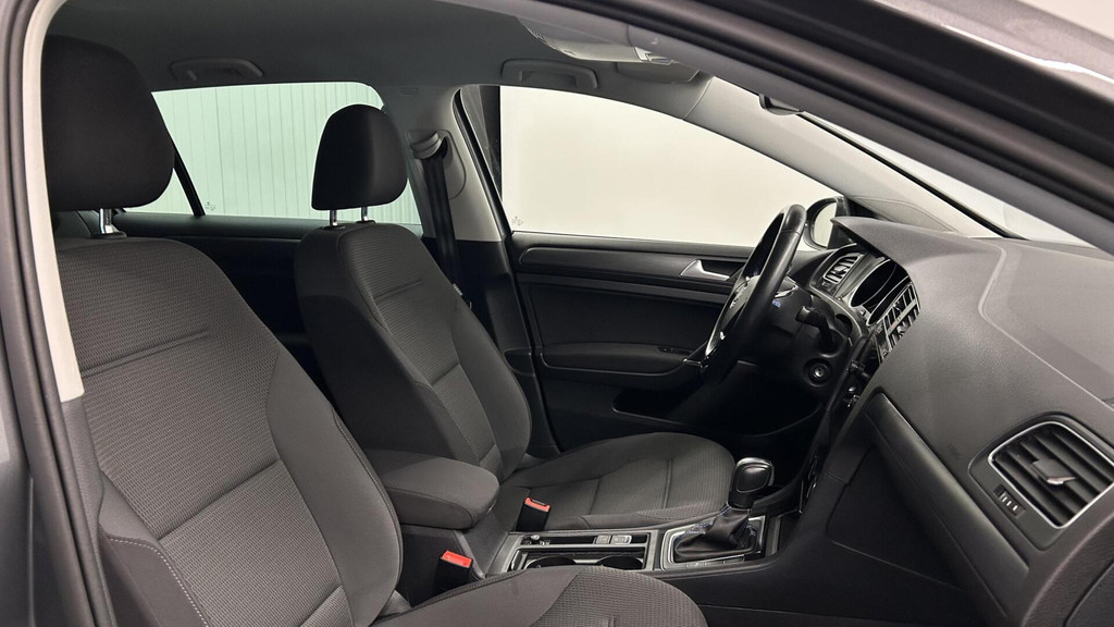 Volkswagen e-Golf (J832JZ) met abonnement