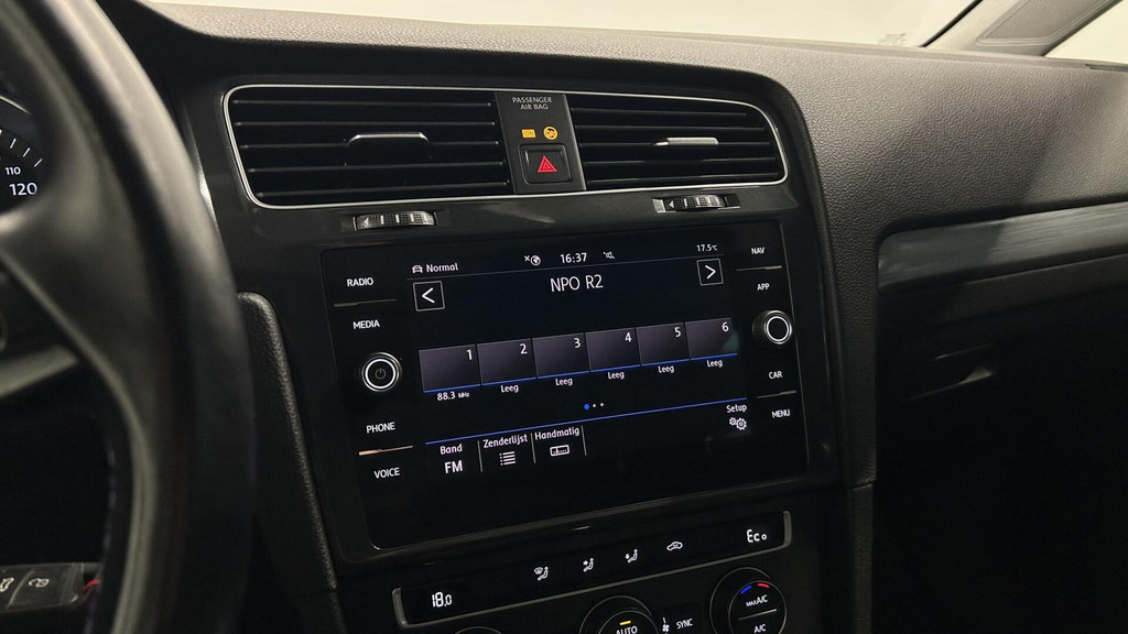 Volkswagen e-Golf (J832JZ) met abonnement