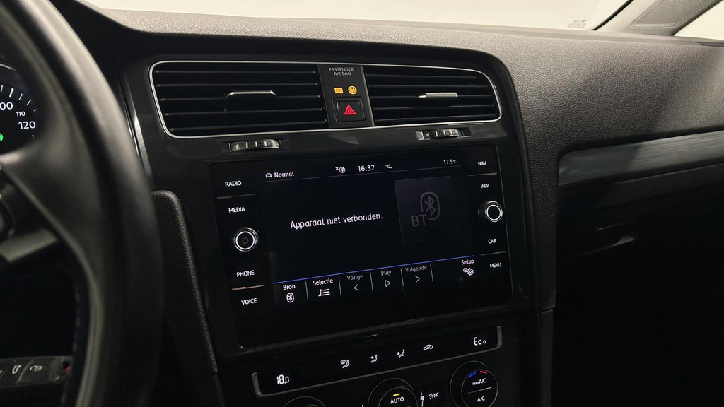 Volkswagen e-Golf (J832JZ) met abonnement