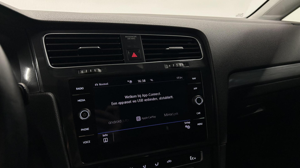 Volkswagen e-Golf (J832JZ) met abonnement