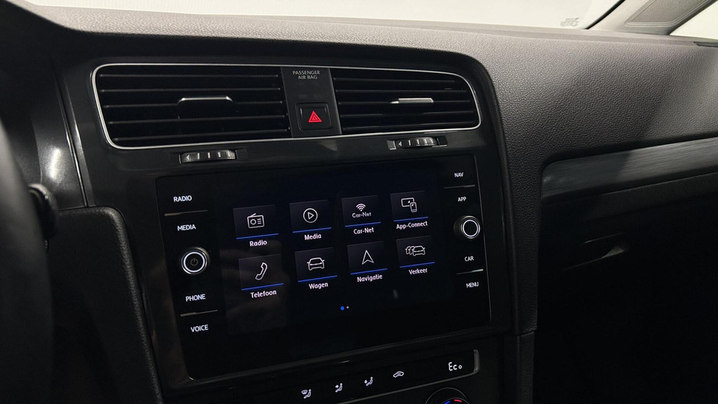 Volkswagen e-Golf (J832JZ) met abonnement