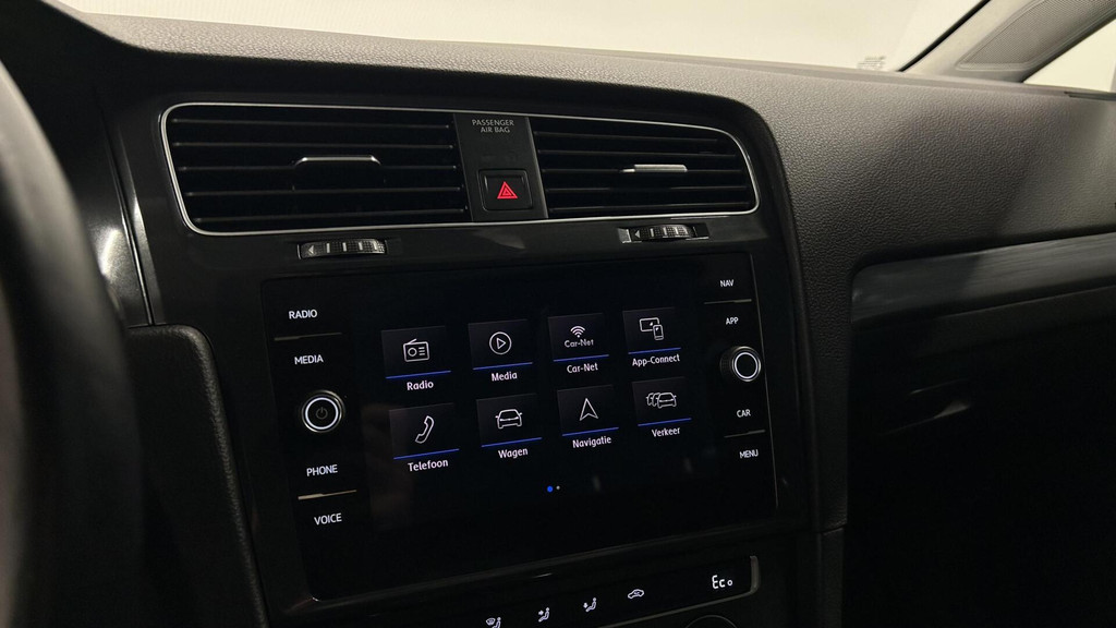 Volkswagen e-Golf (J832JZ) met abonnement